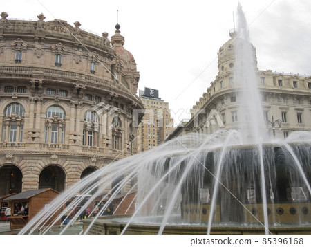 Piazza de Ferrari, Genoa's main square detail of the fountain 85396168