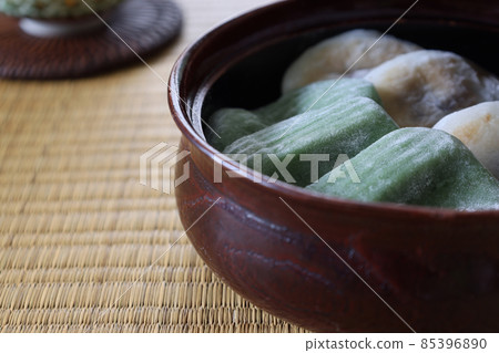在糖果碗裡烤大福麻糬 在糖果碗裡烤大福麻糬 85396890