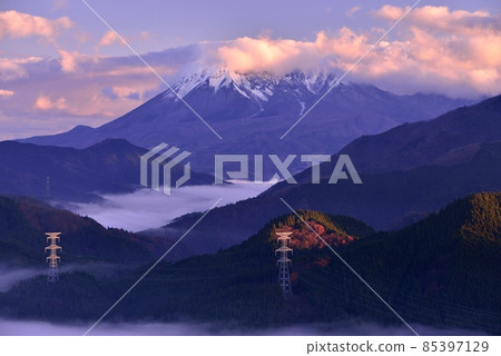 大山（博麗富士）和明治關的雲海 85397129