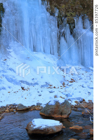 Shinshu Yokotani Gorge in winter Icefall of icicles Shinshu Yokotani Gorge in winter Icefall of icicles 85397726