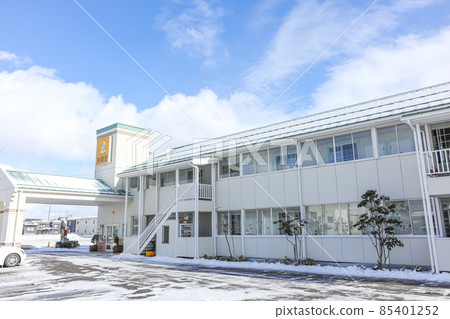 Roadside hotel 85401252