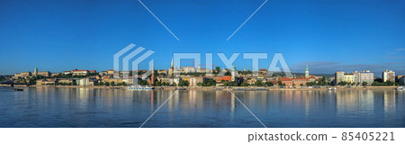 Danube river in Budapest, Hungary 85405221