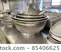 廚房裡堆放的漏勺 85406625