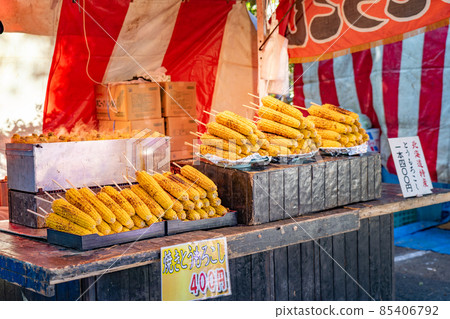 博覽會的烤肉玉米攤 85406792