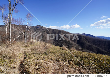 從群馬縣綠市群馬嶺路線的起點出發,前往笠丸山。 從群馬縣綠市群馬嶺路線的起點出發,前往笠丸山。 85408263