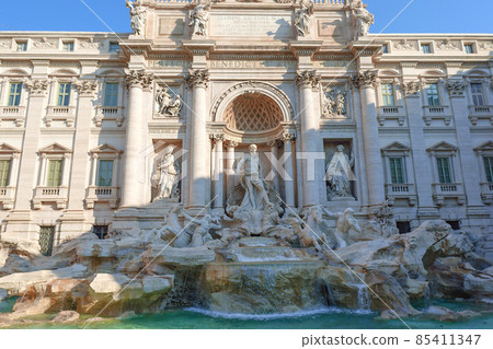 Fontana di Trevi (Trevi Fountain, Rome, Italy) Fontana di Trevi (Trevi Fountain, Rome, Italy) 85411347