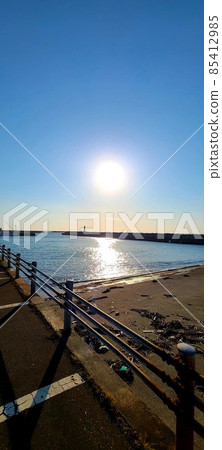 Coast before sunset 85412985