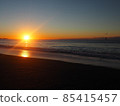 2022年日出 湘南海 沿海海 沿海沙灘 橙太陽 85415457