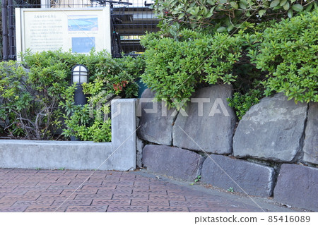 Traces of stone wall stones on the Takanawa coast of Takanawa, Minato-ku, Tokyo 85416089