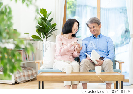 Middle-aged couple Middle-aged couple 85418169