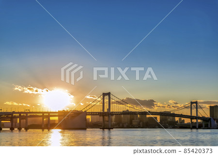 東京城市景觀日落和彩虹橋 東京城市景觀日落和彩虹橋 85420373