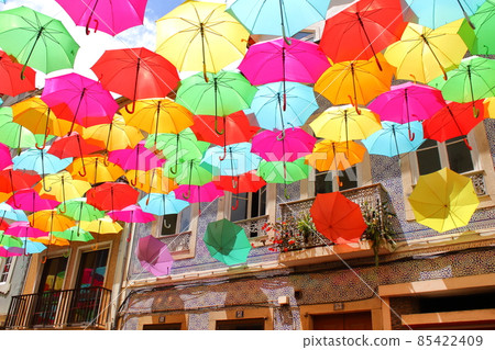 葡萄牙阿格達的雨傘天空項目 85422409