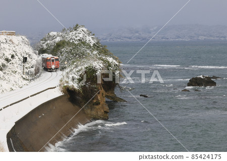 Himi Line in the snowy landscape Himi Line in the snowy landscape 85424175