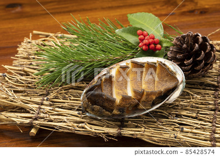 新年裝飾煮鮑魚 新年裝飾煮鮑魚 85428574