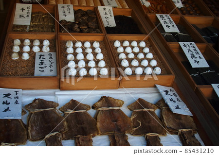 Display of old dried fish shop 85431210