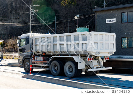 Chichibu Lime Industry, Chichibu District, Saitama Prefecture Large dump truck 85434120