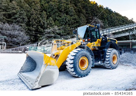 Chichibu District, Saitama Prefecture Chichibu Lime Industry Factory Heavy machinery wheel loader Chichibu District, Saitama Prefecture Chichibu Lime Industry Factory Heavy machinery wheel loader 85434165
