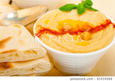 Hummus with pita bread Hummus with pita bread 85434998