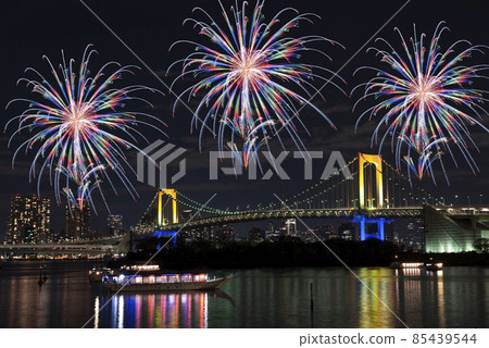 [Tokyo] Image of fireworks display in Odaiba 85439544