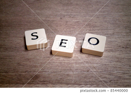 SEO - Plastic tiles 85440000