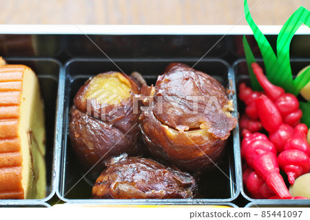New Year dishes at home (boiled chestnuts in astringent skin) New Year dishes at home (boiled chestnuts in astringent skin) 85441097