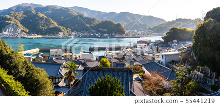 《Hiroshima Prefecture》 Morning scenery of Shimo-kamagari Island and Sanose 85441219