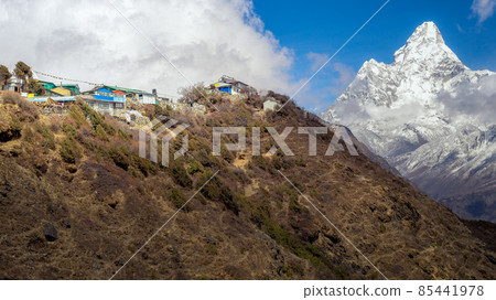 View point on the way to Everest, Himalayas, Nepal 85441978