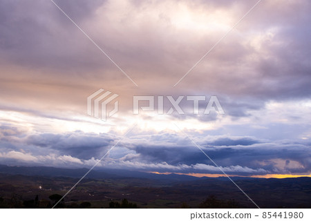 Dramatic clouds on a stormy evening Dramatic clouds on a stormy evening 85441980