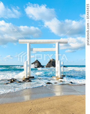 Itoshima / Futamigaura 85443435