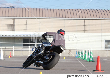 Running photo of Moto Gymkhana 85445495