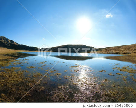 山上的湖 山上的湖 85455000