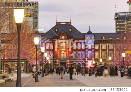 [Cityscape] Tokyo Station Marunouchi Station Building Illuminations (Dusk) 85455031
