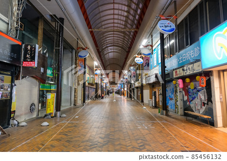 夜間靜岡縣沼津市沼津仲見世購物中心 85456132