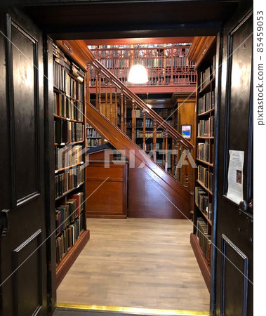 Leeds Library @ Leeds Leeds Library @ Leeds 85459053