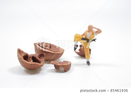 a ku fung fighter broke the Nuts a ku fung fighter broke the Nuts 85461936