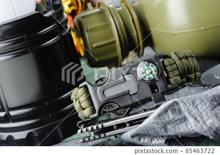 green survival bracelet 85463722