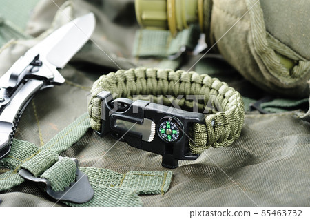 green survival bracelet 85463732
