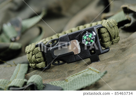 green survival bracelet 85463734