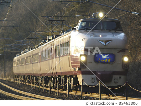 北陸本線椿田栗倉JR西489系列H04機關(金澤)白鷺 北陸本線椿田栗倉JR西489系列H04機關(金澤)白鷺 85463806