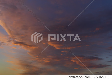 Beautiful sky with cloud before sunset Beautiful sky with cloud before sunset 85465038
