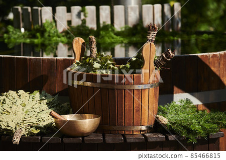 Bath accessories, tub steaming broom, broom, hat. 85466815