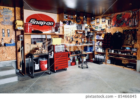 Garage life 85466845