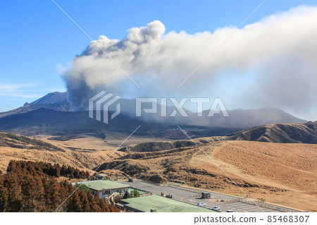 Aso Nakamidake提高羽毛 85468307