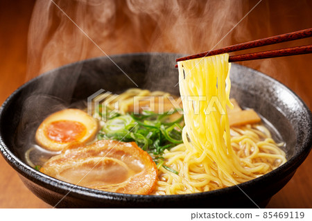 Ramen Chinese noodles, pure oil ramen, soy sauce ramen, soy sauce ramen, Chinese ramen 85469119
