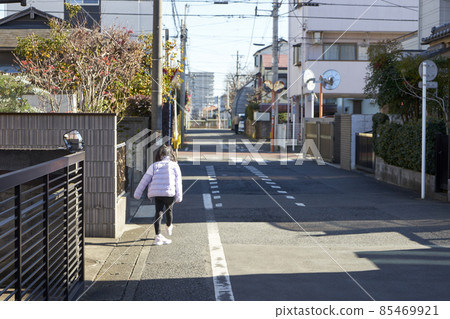 Residential area / children / winter / landscape Residential area / children / winter / landscape 85469921