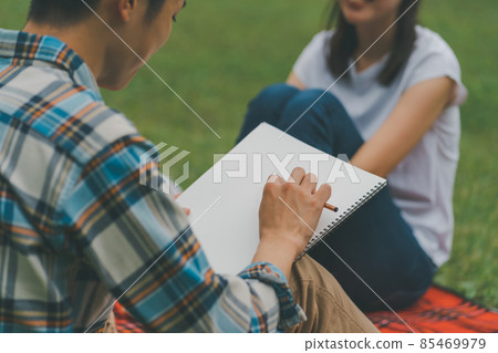 畫她的漫畫的男朋友 畫她的漫畫的男朋友 85469979
