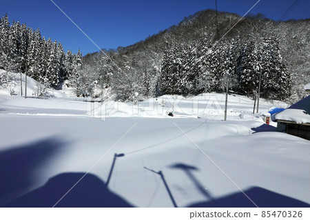 大雪的冬天,終于晴了,福島縣只見町 大雪的冬天,終于晴了,福島縣只見町 85470326