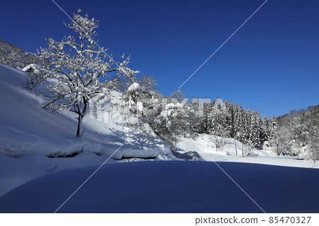 大雪的冬天,終于晴了,福島縣只見町 大雪的冬天,終于晴了,福島縣只見町 85470327