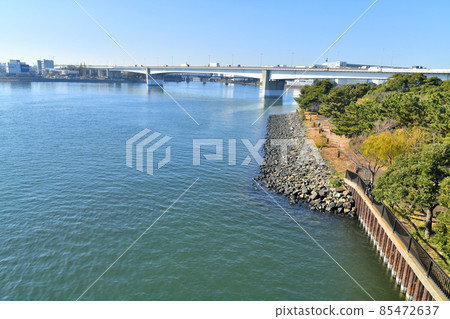 View toward Tokai Pier Park from Keihin Ohashi (Ota-ku, Tokyo) [2021.12] 85472637