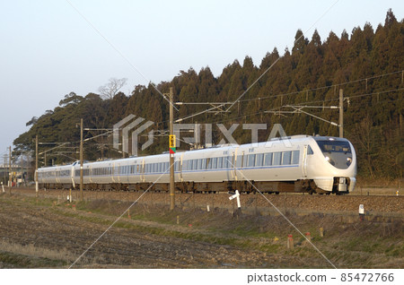 北陸本線大正寺-牛野家JR西683系列T25+T15編隊（金澤）雷鳥 85472766